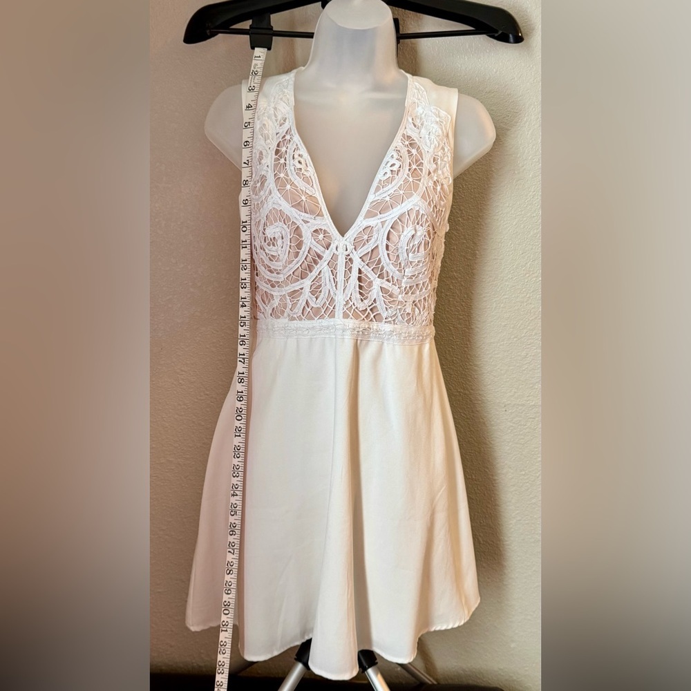 Elegant White Lace Dress Plunge Mini Dress by Lulus. Women’s XS
